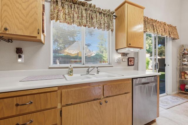 1685 Augusta Ln, Yuba City, CA 95993