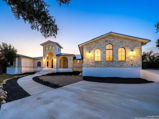1954 Venezia, New Braunfels, TX 78132