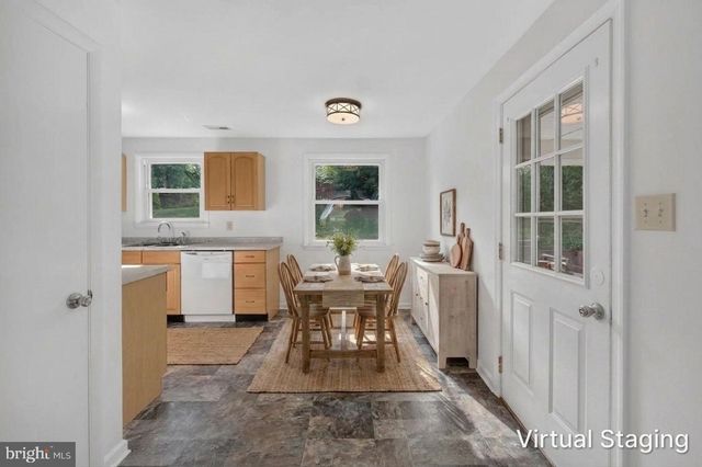 801 HAPPY CREEK RD, Front Royal, VA 22630