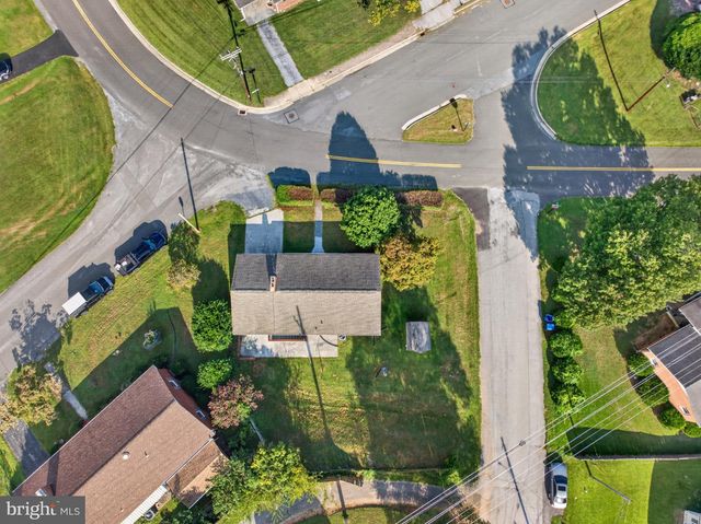 801 HAPPY CREEK RD, Front Royal, VA 22630