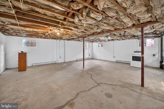 801 HAPPY CREEK RD, Front Royal, VA 22630