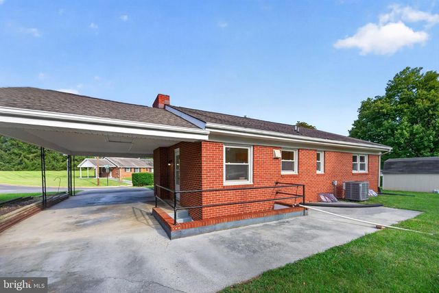 801 HAPPY CREEK RD, Front Royal, VA 22630