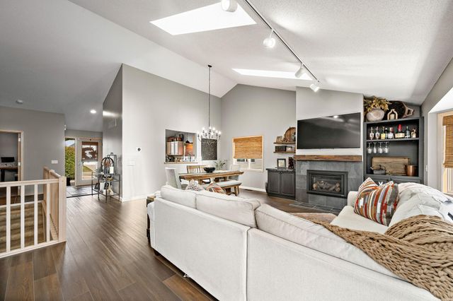 2833 Wilds Lane NW, Prior Lake, MN 55372