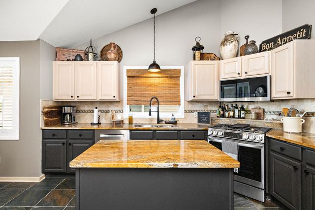 2833 Wilds Lane NW, Prior Lake, MN 55372