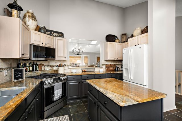 2833 Wilds Lane NW, Prior Lake, MN 55372