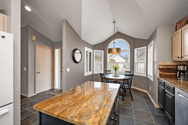 2833 Wilds Lane NW, Prior Lake, MN 55372