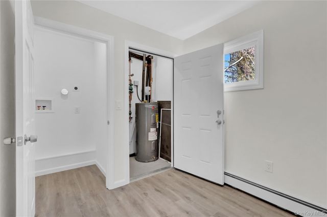 21 Piper Lane, Levittown, NY 11756