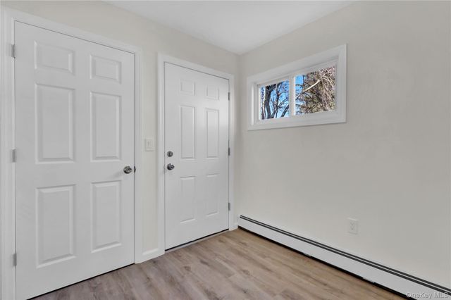 21 Piper Lane, Levittown, NY 11756