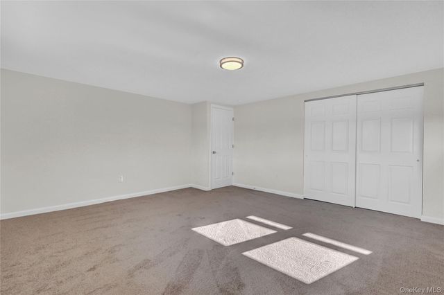 21 Piper Lane, Levittown, NY 11756