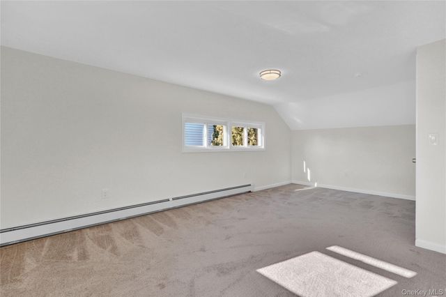 21 Piper Lane, Levittown, NY 11756