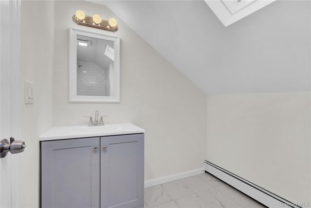 21 Piper Lane, Levittown, NY 11756