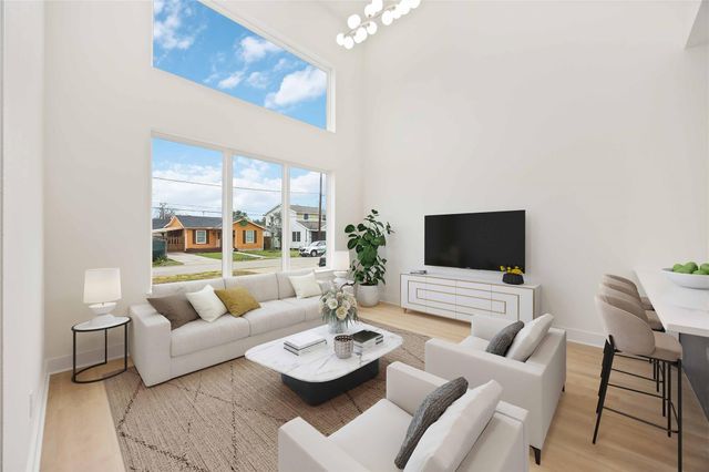 422 E 41 Street A, Houston, TX 77022