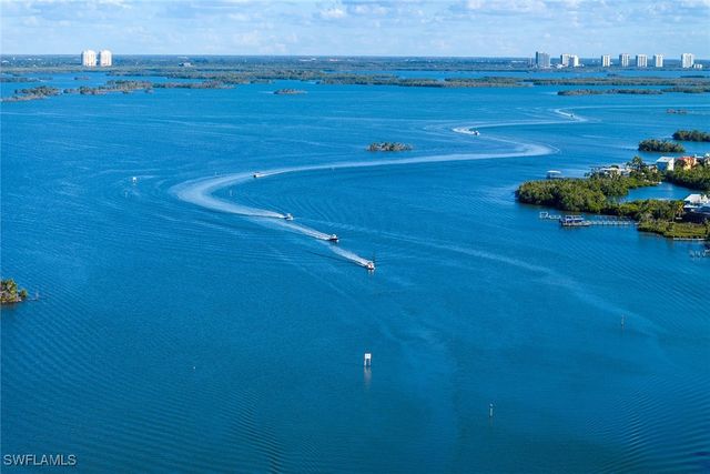 271 Randy LN, Fort Myers Beach, FL 33931