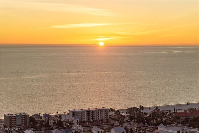 271 Randy LN, Fort Myers Beach, FL 33931