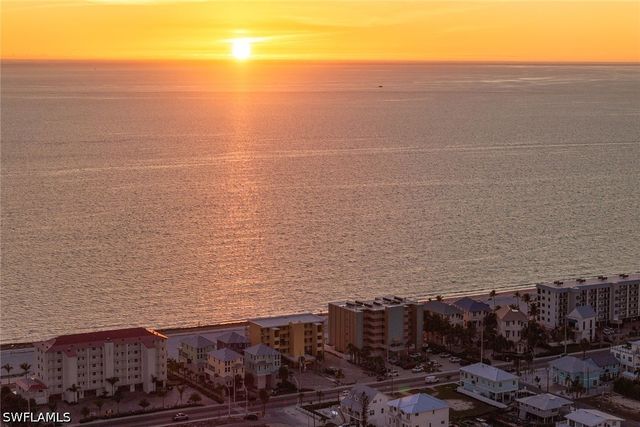 271 Randy LN, Fort Myers Beach, FL 33931