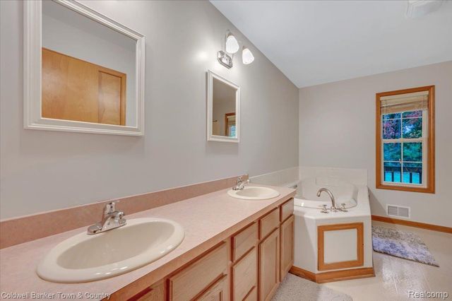 7250 Randall Drive, Deerfield Township, MI 48430
