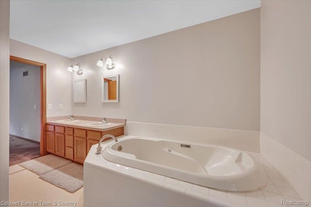 7250 Randall Drive, Deerfield Township, MI 48430