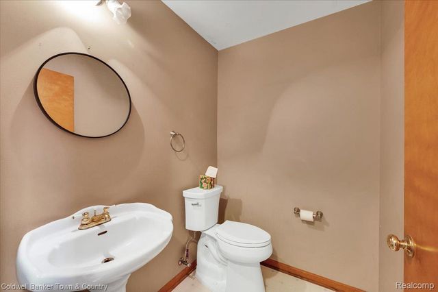 7250 Randall Drive, Deerfield Township, MI 48430