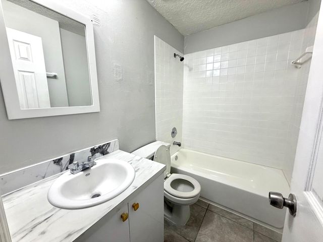 1025 SW 2nd Court 5, Fort Lauderdale, FL 33312