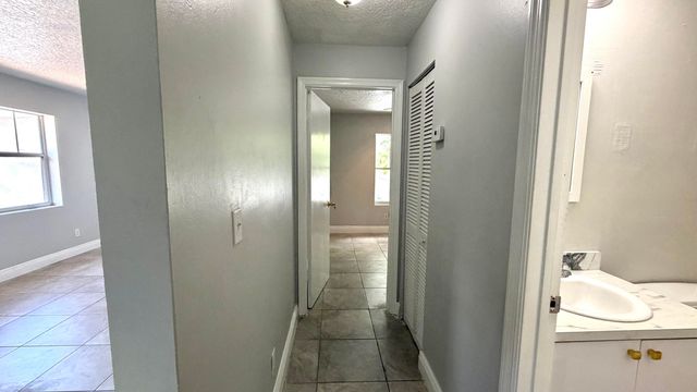 1025 SW 2nd Court 5, Fort Lauderdale, FL 33312