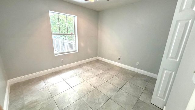 1025 SW 2nd Court 5, Fort Lauderdale, FL 33312