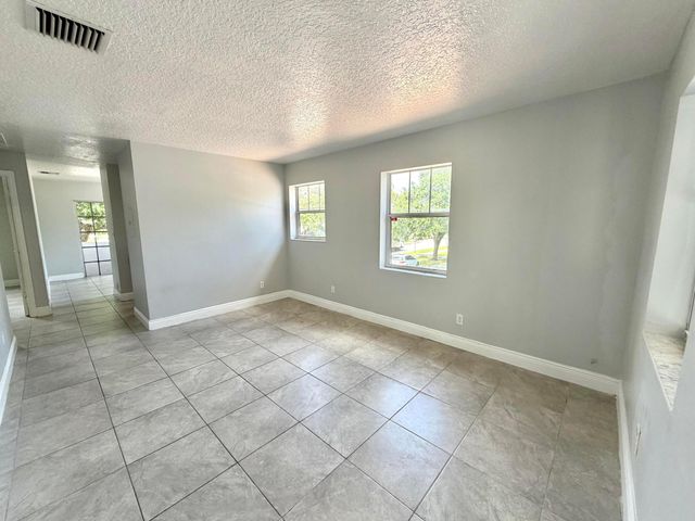 1025 SW 2nd Court 5, Fort Lauderdale, FL 33312