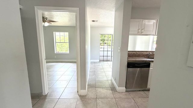 1025 SW 2nd Court 5, Fort Lauderdale, FL 33312