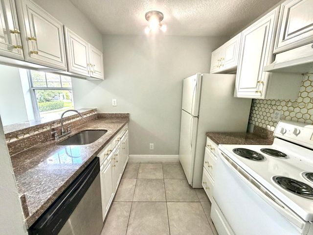 1025 SW 2nd Court 5, Fort Lauderdale, FL 33312