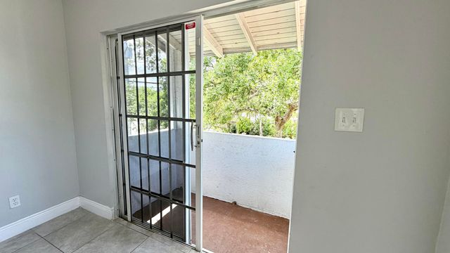 1025 SW 2nd Court 5, Fort Lauderdale, FL 33312