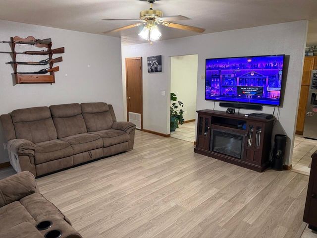 758 Highway 137, Willow Springs, MO 65793