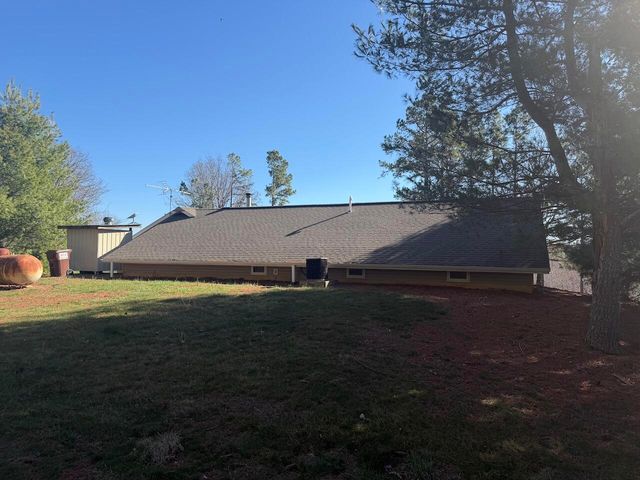 758 Highway 137, Willow Springs, MO 65793