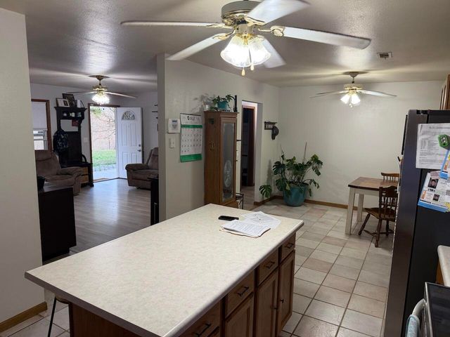 758 Highway 137, Willow Springs, MO 65793