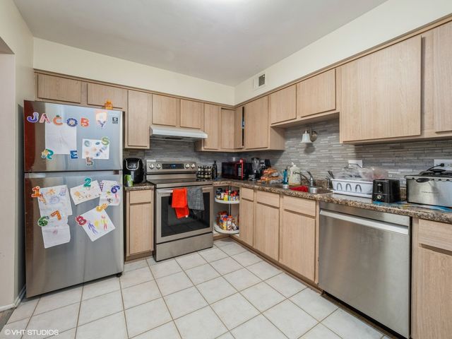 522 E Algonquin Road 200, Schaumburg, IL 60173