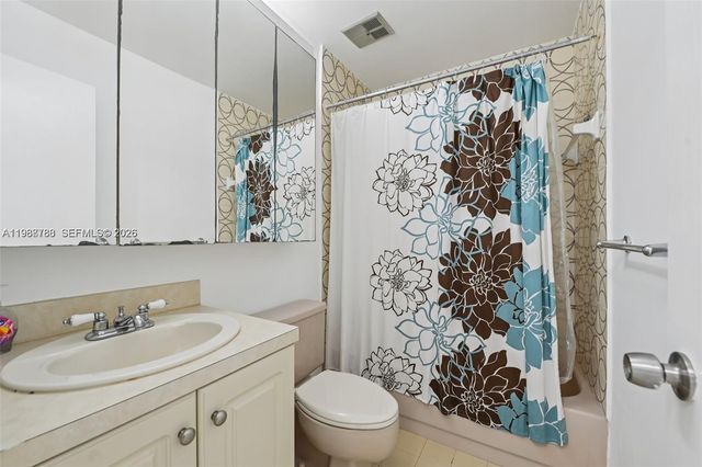 9585 SW 1st Ter, Miami, FL 33174