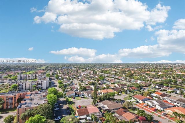 9585 SW 1st Ter, Miami, FL 33174