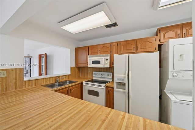 9585 SW 1st Ter, Miami, FL 33174