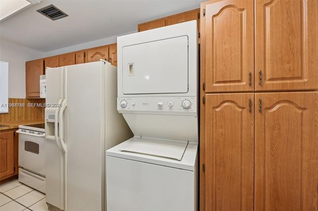 9585 SW 1st Ter, Miami, FL 33174