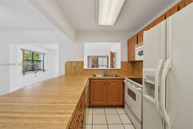 9585 SW 1st Ter, Miami, FL 33174