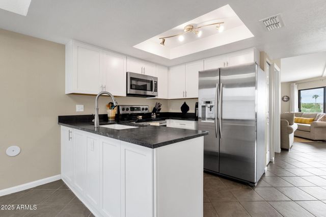 16826 E LAMPLIGHTER Way 7, Fountain Hills, AZ 85268