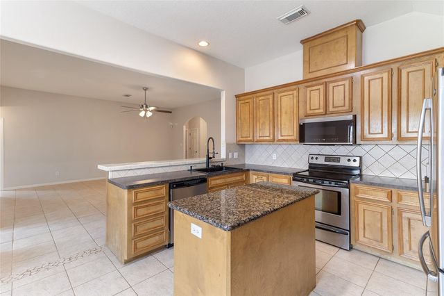 105 Hummingbird Court, Richwood, TX 77566