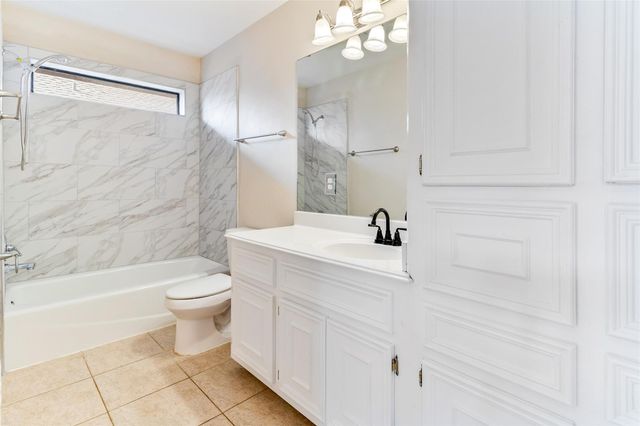 105 Hummingbird Court, Richwood, TX 77566