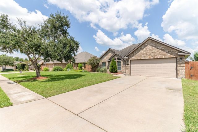 105 Hummingbird Court, Richwood, TX 77566