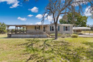 152 N Rolling Oaks Dr, Harper, TX 78631