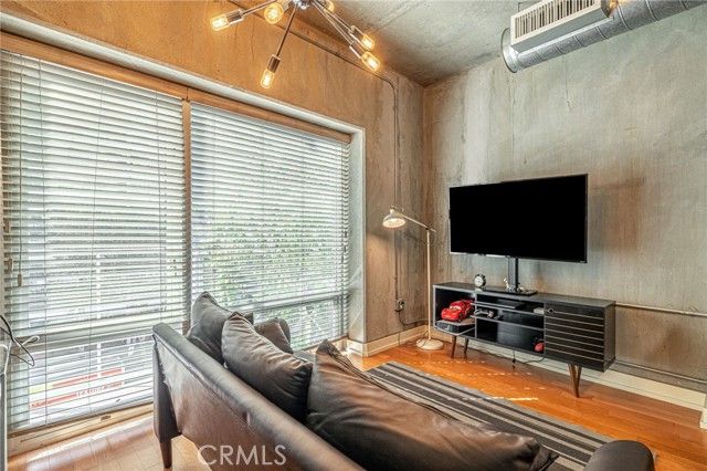 645 W 9th 301, Los Angeles, CA 90015