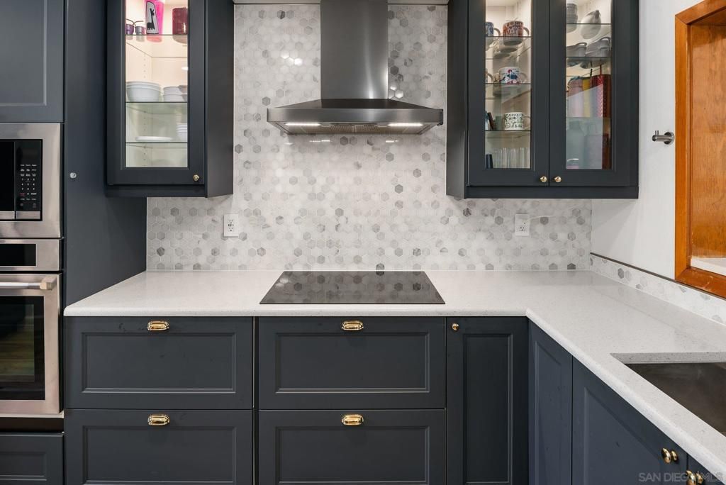 Image 11 of property listing at 8647 Circle R Valley Ln, Escondido, CA 92026