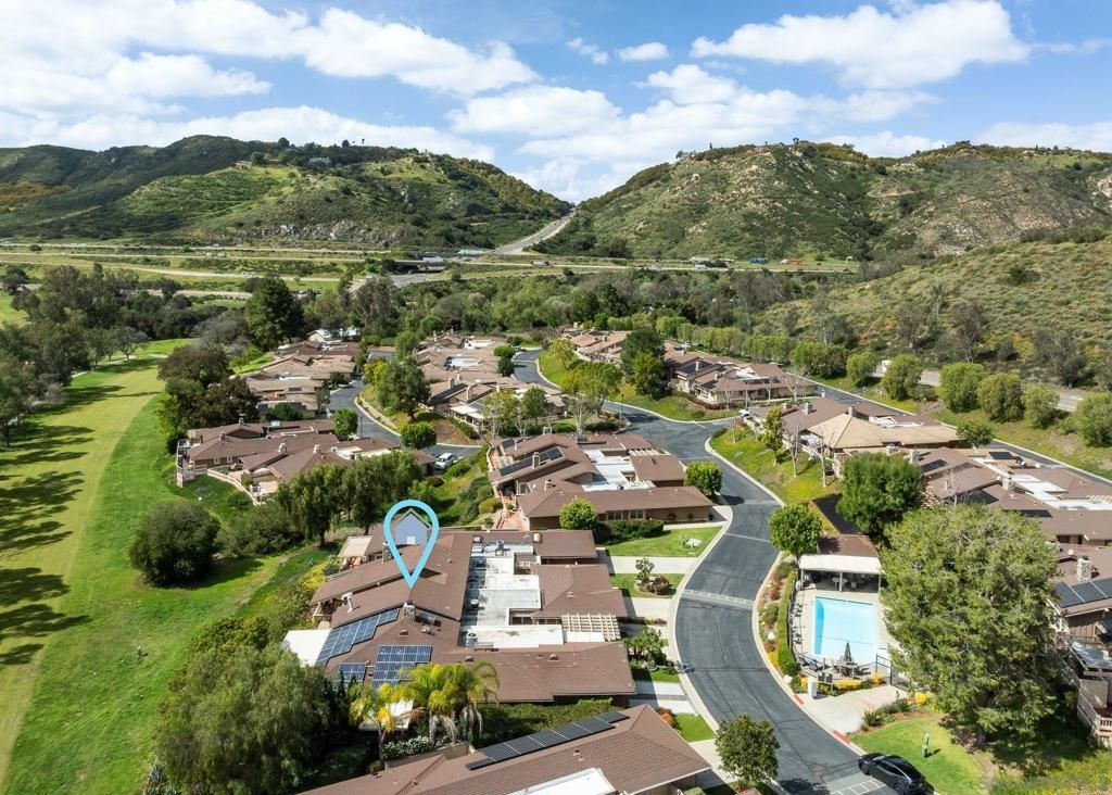 Image 38 of property listing at 8647 Circle R Valley Ln, Escondido, CA 92026