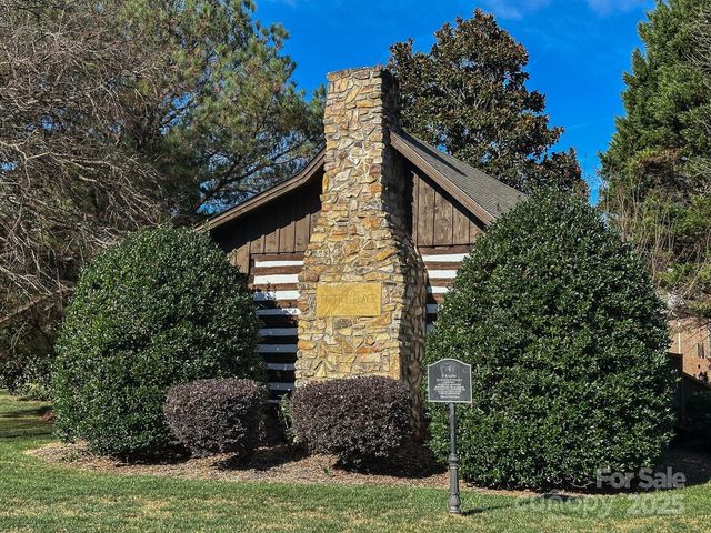 3048 Patrick Place Circle 10, Clover, SC 29710