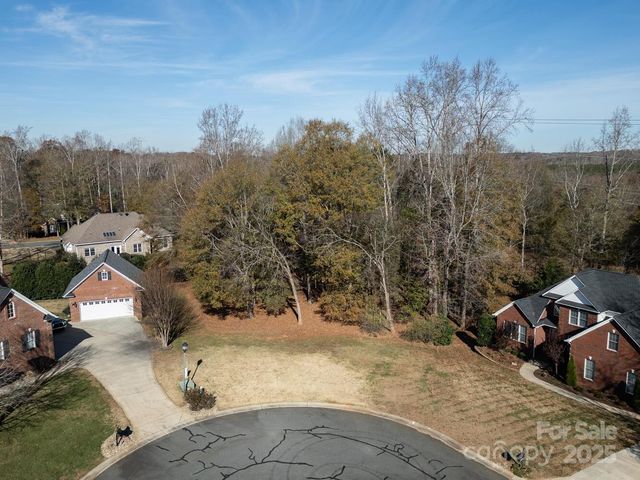3048 Patrick Place Circle 10, Clover, SC 29710