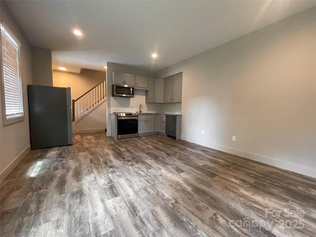 37 S Edgewood Road, Asheville, NC 28803