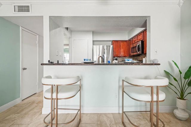 7312 Seawall Boulevard 103, Galveston, TX 77551